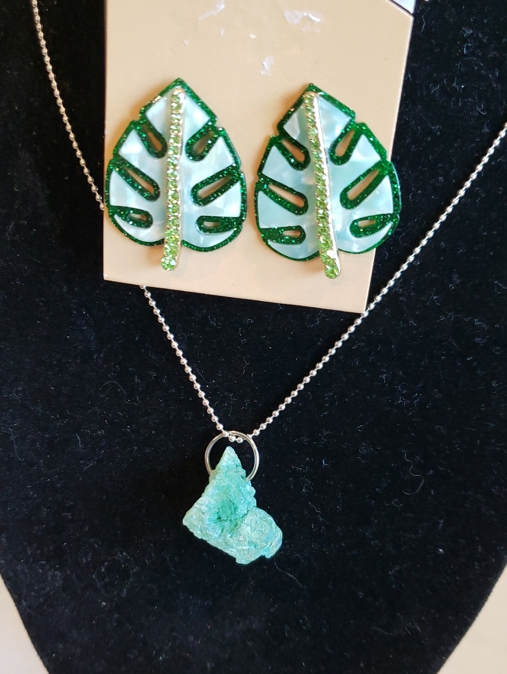 Green Raw Stone Pendant Necklace and Green Monstera Leaf Pierced Earrings